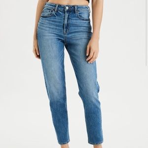🌵American Eagle Stretch Mom Jeans🌵